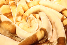 Load image into Gallery viewer, SOLARON Beige Flower Blanket