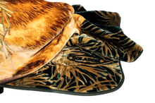 Load image into Gallery viewer, SOLARON Deer Blanket