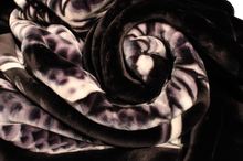 Load image into Gallery viewer, SOLARON Dragon Blanket