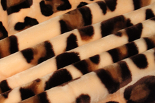 Load image into Gallery viewer, SOLARON Leopard Print Blanket