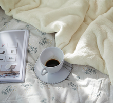 Load image into Gallery viewer, SOLARON XL Queen Flannel Blanket