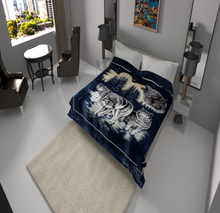 Load image into Gallery viewer, SOLARON 3 Wolves Wolf Blanket