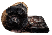 Load image into Gallery viewer, SOLARON Bear and Cup Blanket