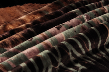 Load image into Gallery viewer, SOLARON Bear and Cup Blanket