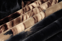 Load image into Gallery viewer, SOLARON 3 Wolves Wolf Blanket