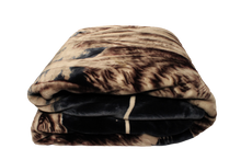 Load image into Gallery viewer, SOLARON 3 Wolves Wolf Blanket