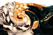 Load image into Gallery viewer, SOLARON 1 Tiger Blanket
