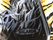Load image into Gallery viewer, SOLARON 3 Tigers Blanket

