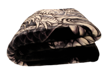 Load image into Gallery viewer, SOLARON Dragon Blanket
