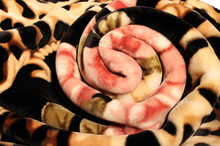 Load image into Gallery viewer, SOLARON Leopard Flower Blanket
