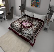 Load image into Gallery viewer, SOLARON Leopard Flower Blanket
